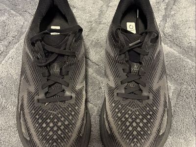 HOKA Clifton 9 Running Shoes Black Women's Size 9