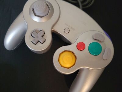 Nintendo Gamecube Official Platinum Silver Wired C