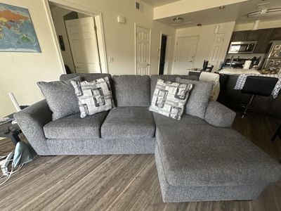 Spacious Gray Fabric Sectional Sofa with Reversible Chaise Lounge