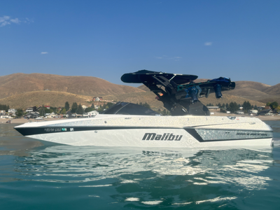 2017 Malibu Wakesetter 22 MXZ – Wake & Surf Boat - 500 Hours