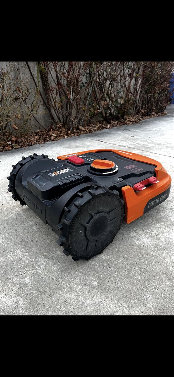 Robotic lawn mower