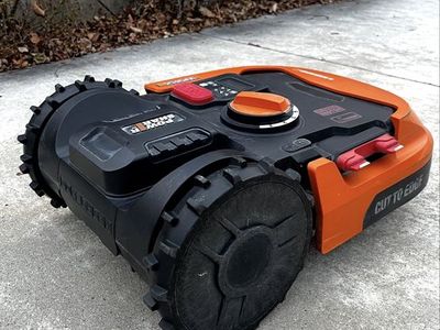 Robotic lawn mower