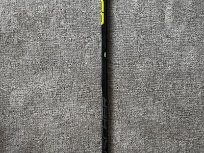 FISCHER RC One XPRO Composite Hockey Stick – Like New | Sr. RH | Flex 85 | R92