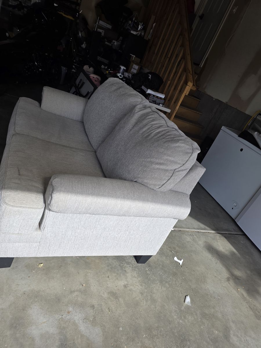 Main image 3