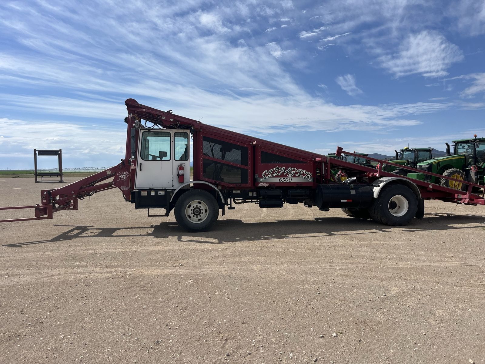 Stinger 6500 Bale Stacker / Hay Transport Equipment