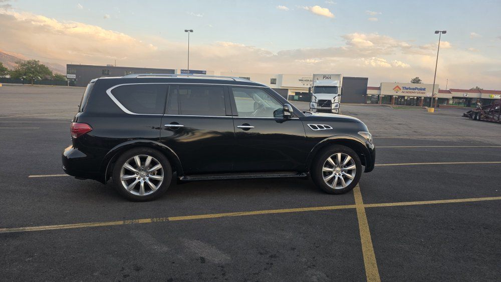2011 infiniti qx56 5
6L V8