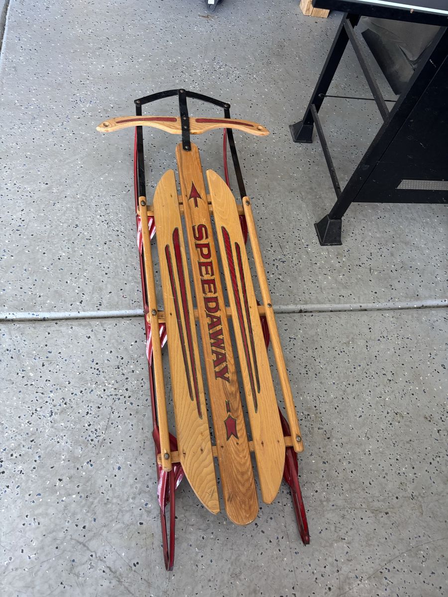 Vintage Flexible Flyer Speedaway Sled - Classic Wood & Metal.