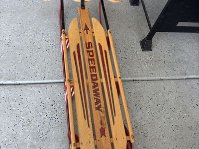 Vintage Flexible Flyer Speedaway Sled - Classic Wood & Metal.