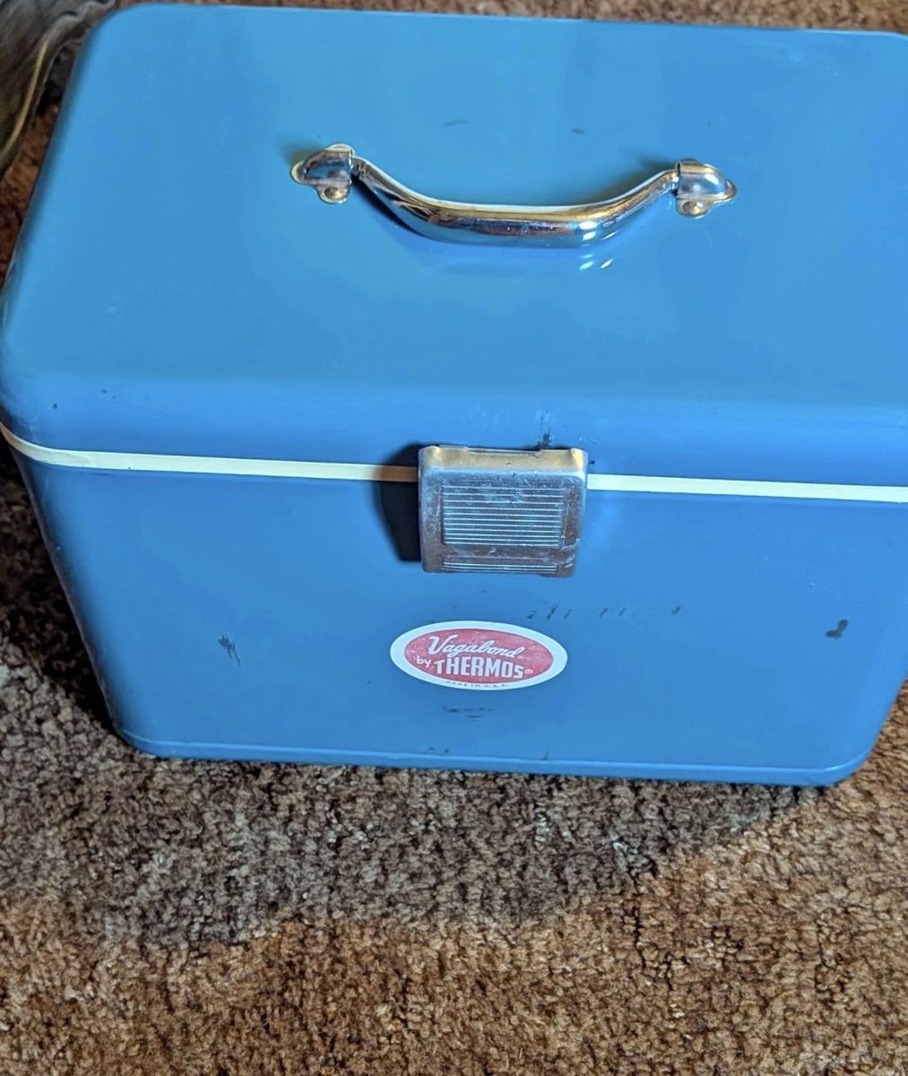 Vintage metal Thermos Vagabond 16 x 12 x 10 cooler ice chest