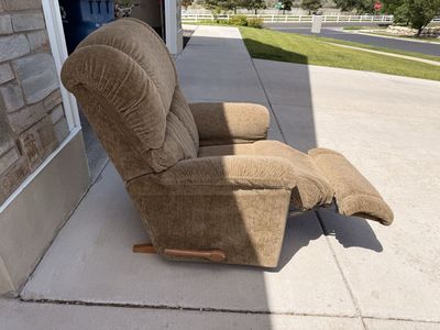 Free lay z boy recliner