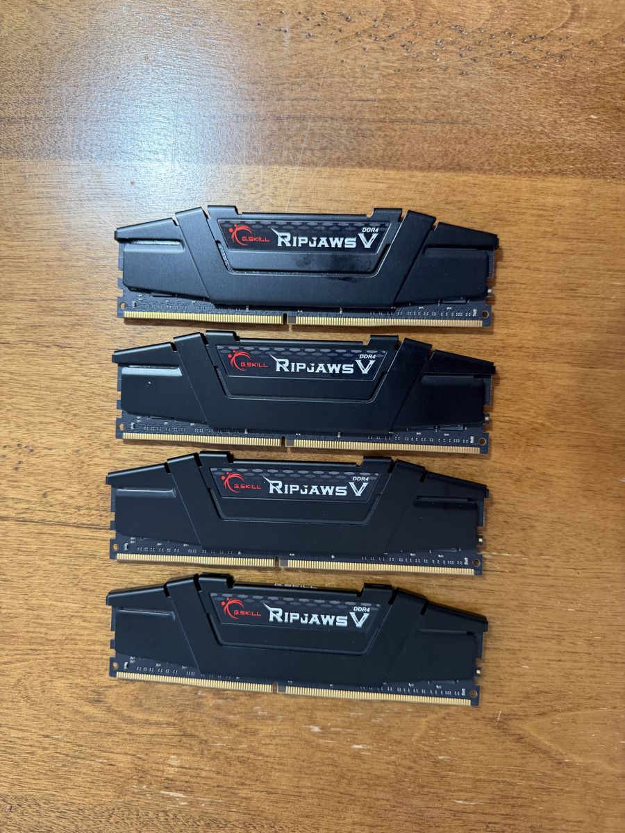 G.Skill Ripjaws V - DDR4 - 32 GB RAM - F4-3200C16Q-32GVK
