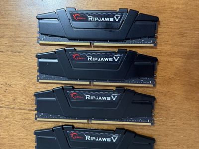 G.Skill Ripjaws V - DDR4 - 32 GB RAM - F4-3200C16Q-32GVK