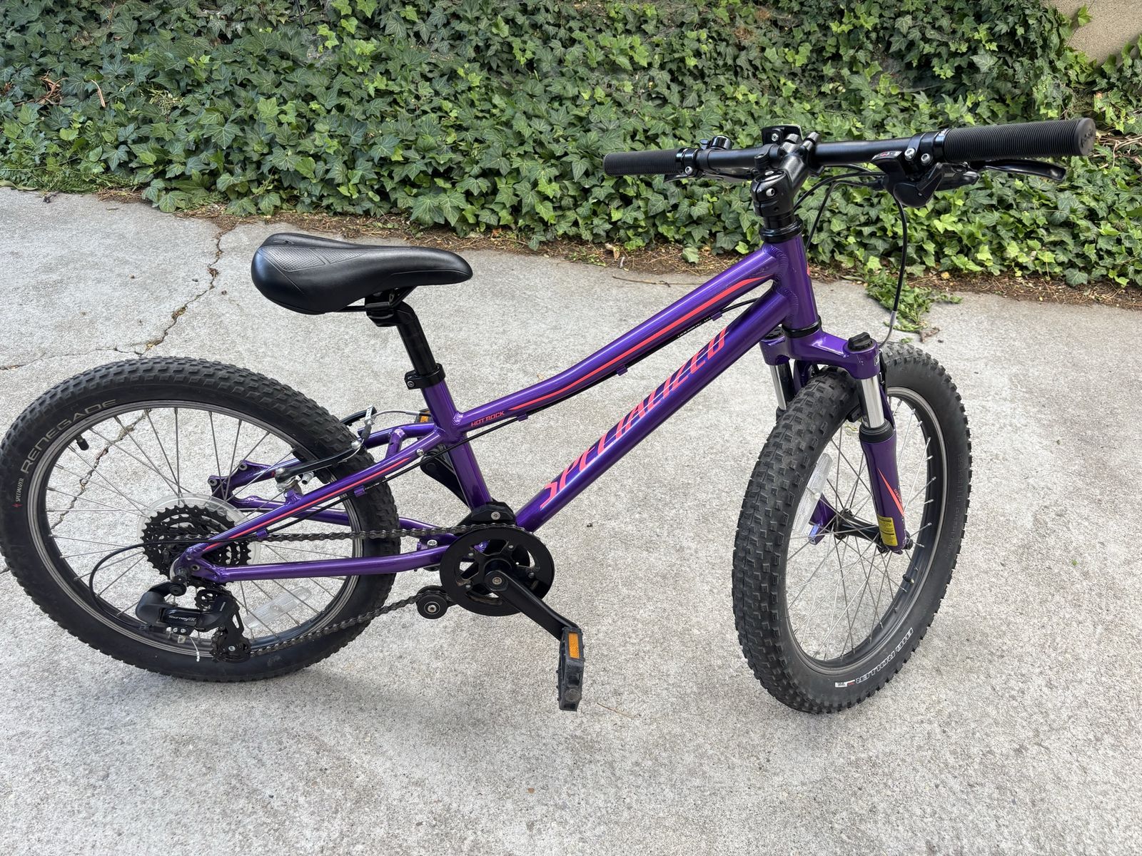Specialized Hotrock 20" Kids Mountain Bike - Purple, Excellent Condition