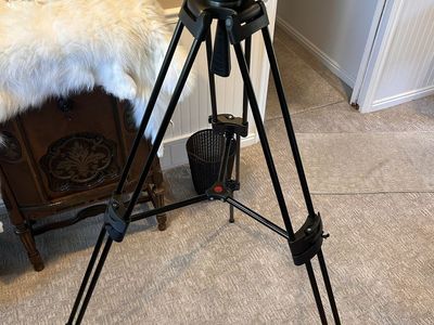 CAME-TV Fluid Head Tripod with Quick Release Plate, 11.08 lbs (Used)