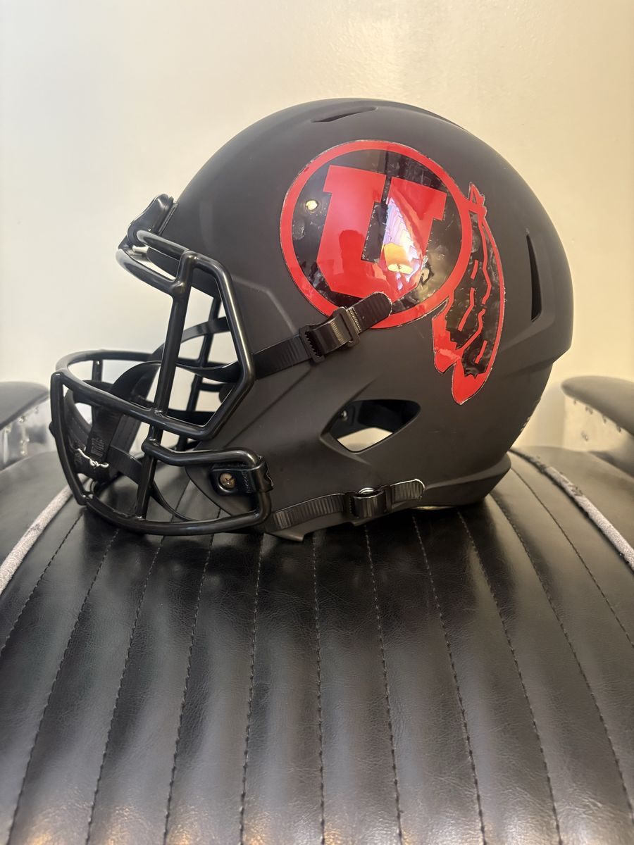Utah Utes custom FS replica Speed Riddell Matte Black Football Helmet.
