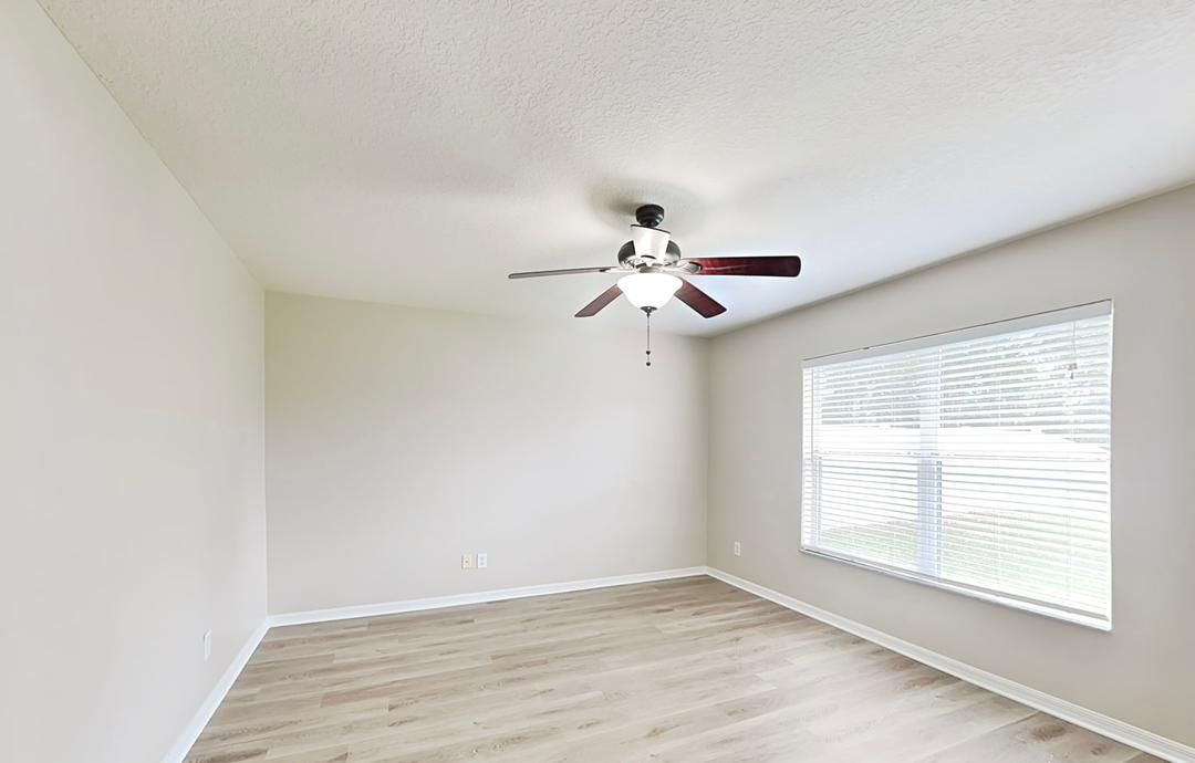 walking closet 2bed/1bathroom single home for rent