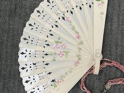 Antique Childs Bake Lite/Celluloid Fan 1920's-1930's