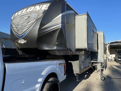 2016 Heartland Cyclone 4113 Toy Hauler – 13’ Garag