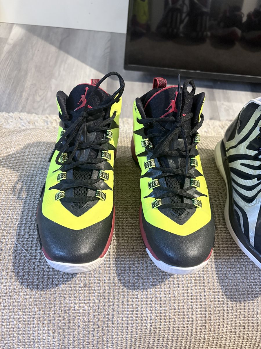 MEN'S SIZE 6/WOMENS SIZE 7.5 BASKETBALL SHOE LOT – WORN ONCE – $300 OBO