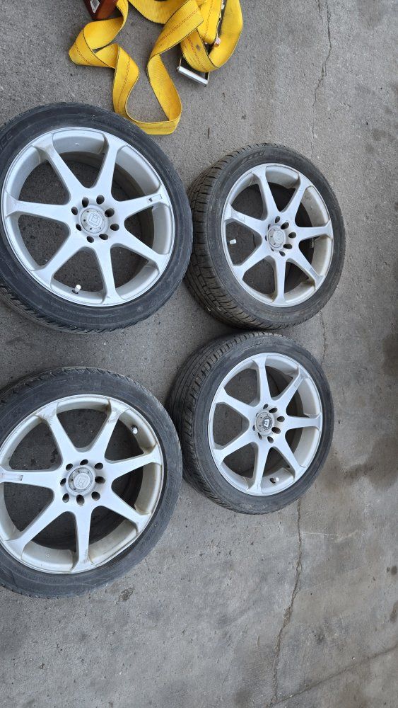 Motegi MR7 17" wheels