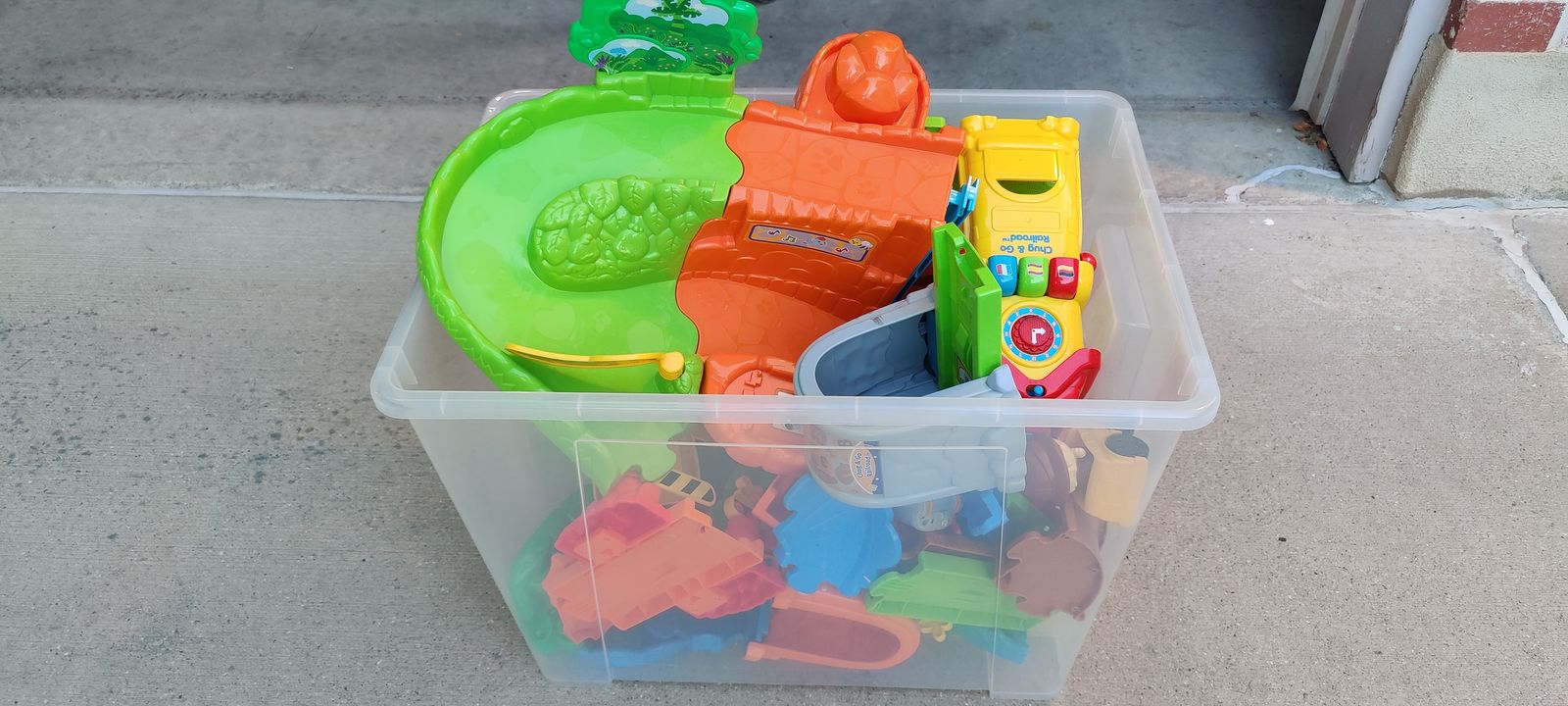VTech Go! Go! Smart Wheels Chug & Go Railroad