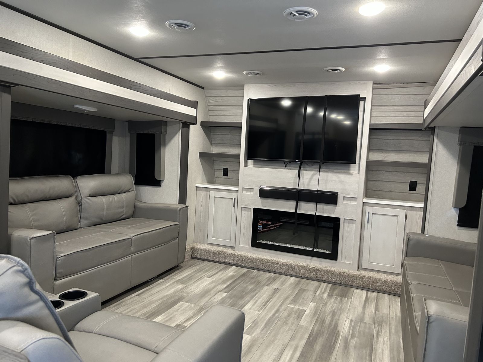 2022 Keystone sprinter 3670fls fifth wheel trailer