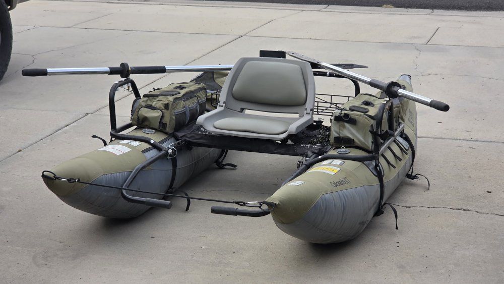 Classic Accessories Colorado XT inflatable fishing pontoon boat - excellent condition