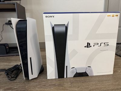 PS5 Disc Version with Original Box and Cables