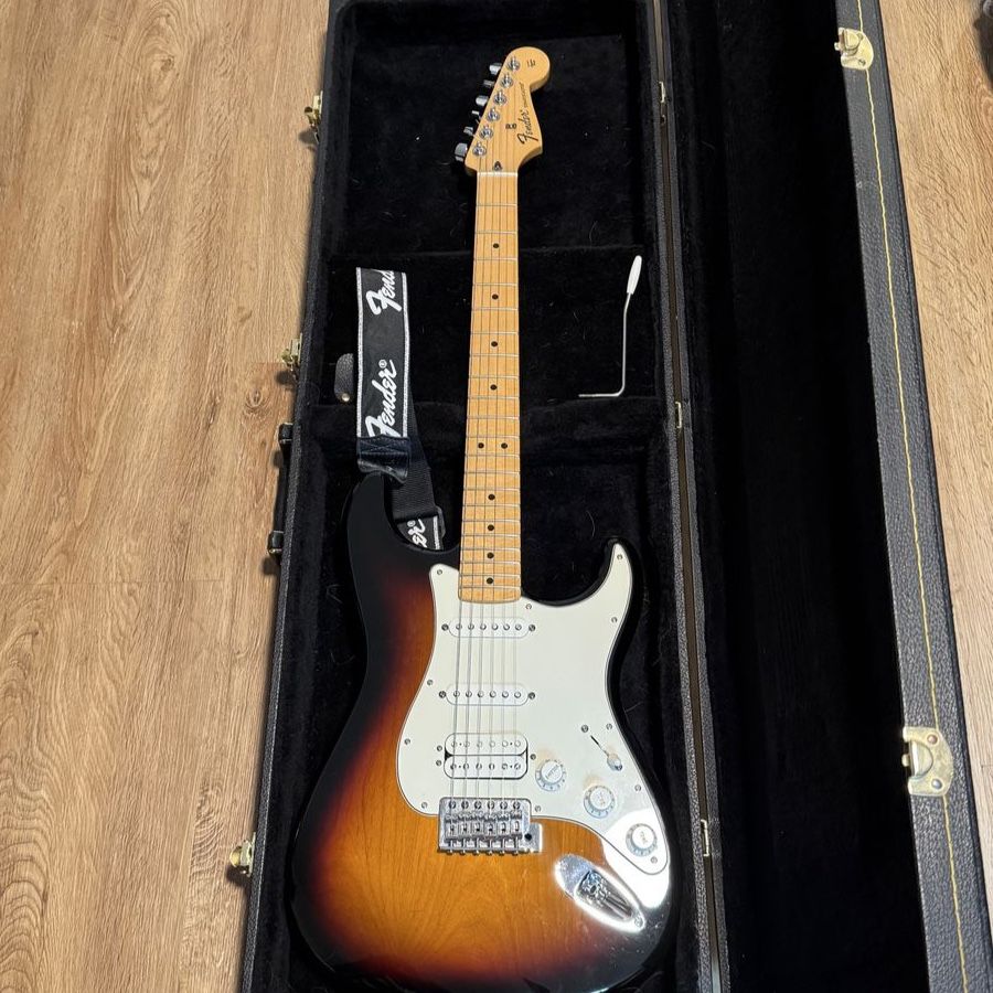 Fender Deluxe Stratocaster HSS (MIM) Electric Guitar with Hard Case - Sunburst Finish