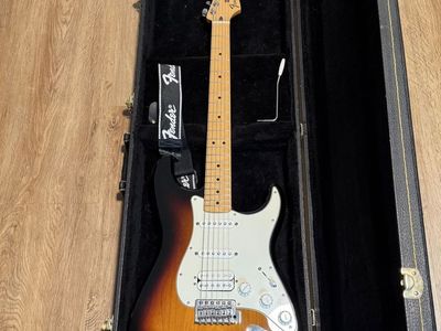 Fender Deluxe Stratocaster HSS (MIM) Electric Guitar with Hard Case - Sunburst Finish