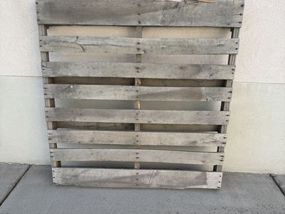 Wooden pallet