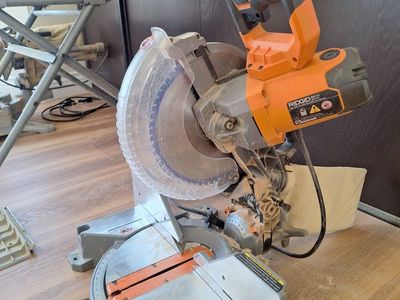 RIDGID 10in Compound Miter saw dual bevel