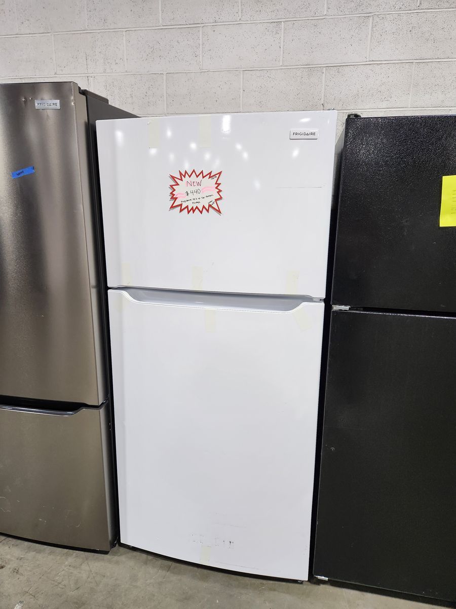 BRAND NEW! FRIGIDAIRE WHITE 18.3 CF TOP AND BOTTOM FRIDGE