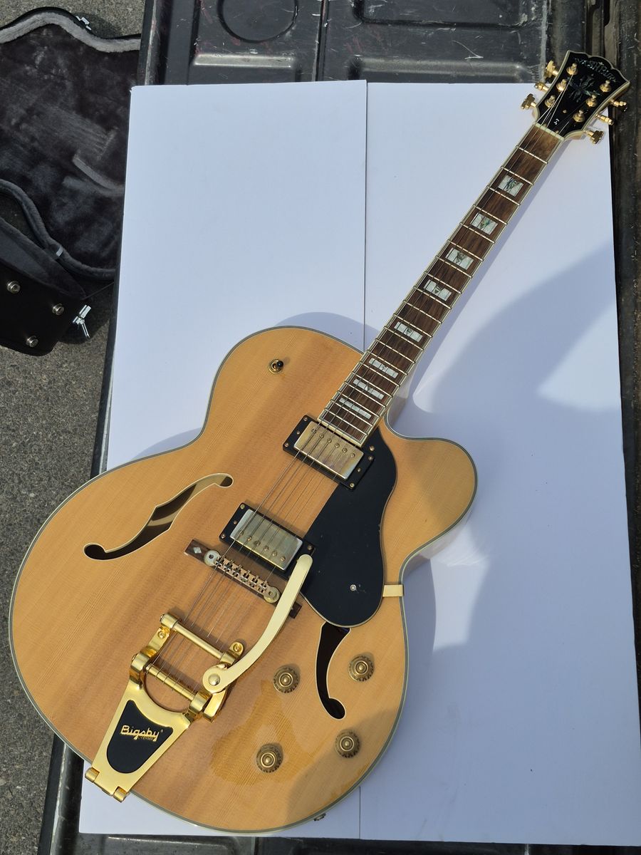 Washburn J7VNK Jazz series hollowbody