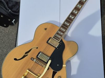 Washburn J7VNK Jazz series hollowbody