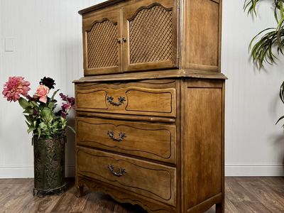 Vintage French Provincial Dresser / Linen Press
