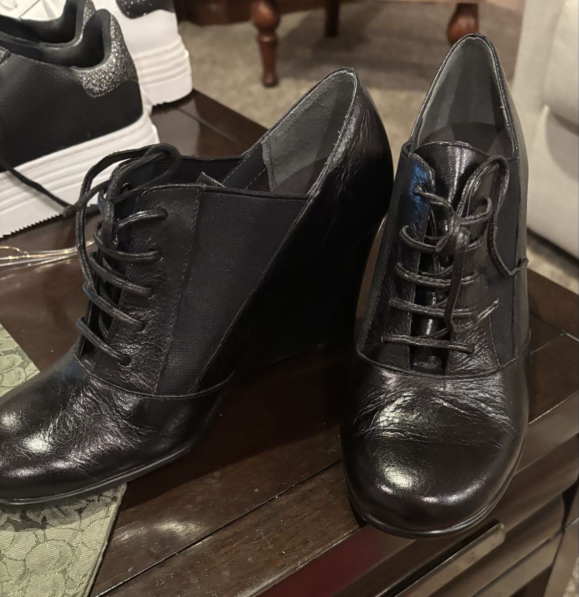 Aerosols shoes. For women. All new. Several pairs.