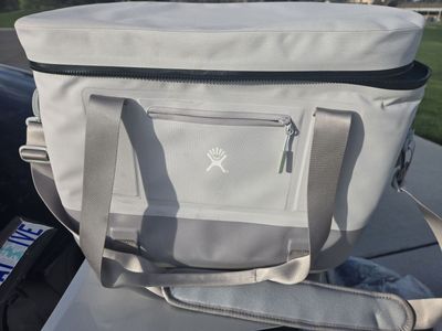 Cooler _ Hydro Flask Soft cooler 24 liter