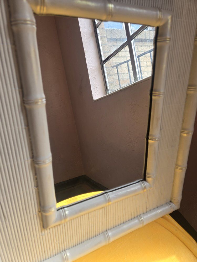 Main image 6