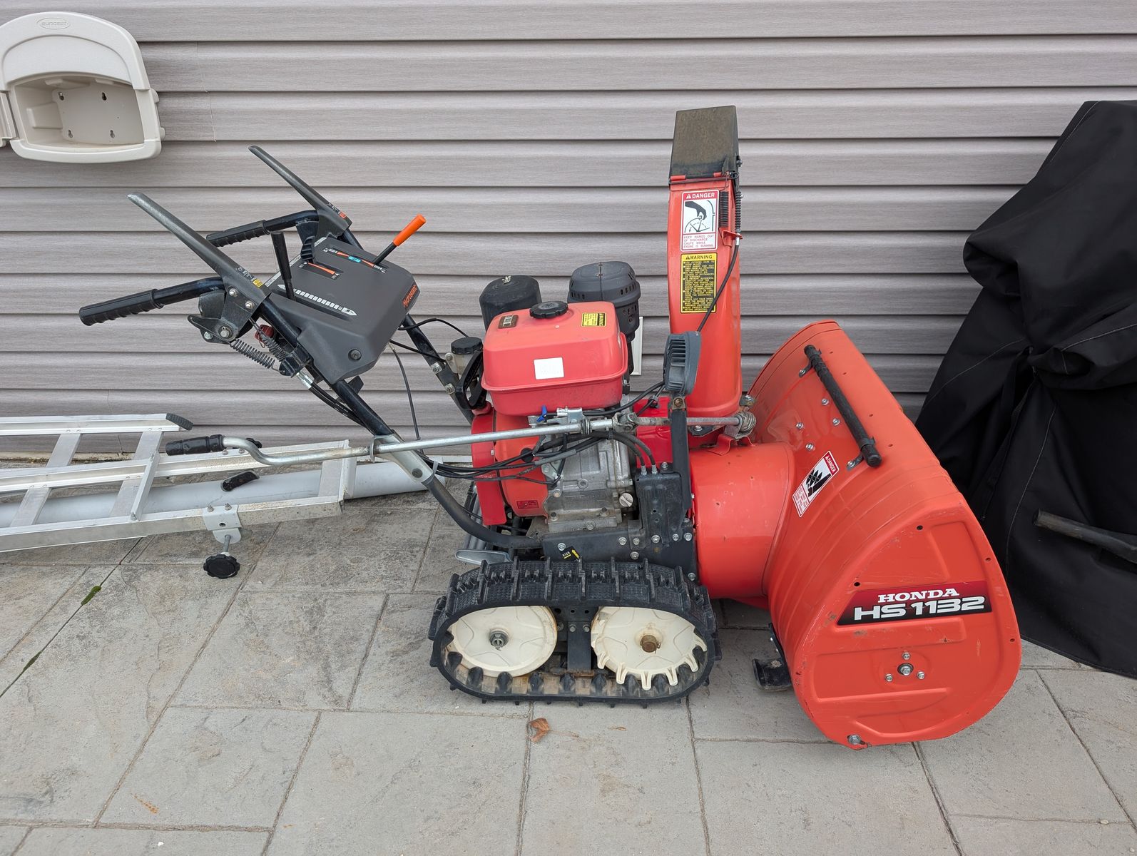 2004-2005 Honda HS1132 TAS/A Snowblower