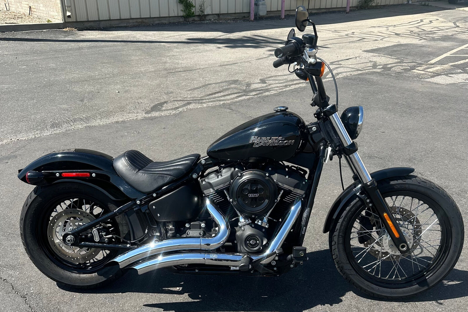 2019 Harley Davidson Street Bob 107 - Softail Cruiser