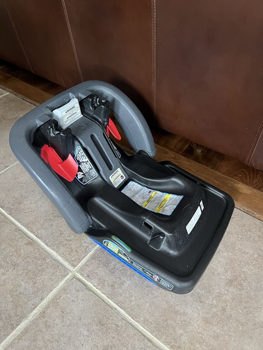 Graco SR SL35 DLX carseat base expires 2029