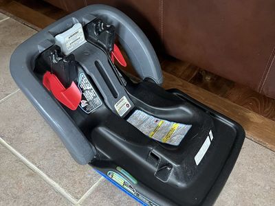 Graco SR SL35 DLX carseat base expires 2029