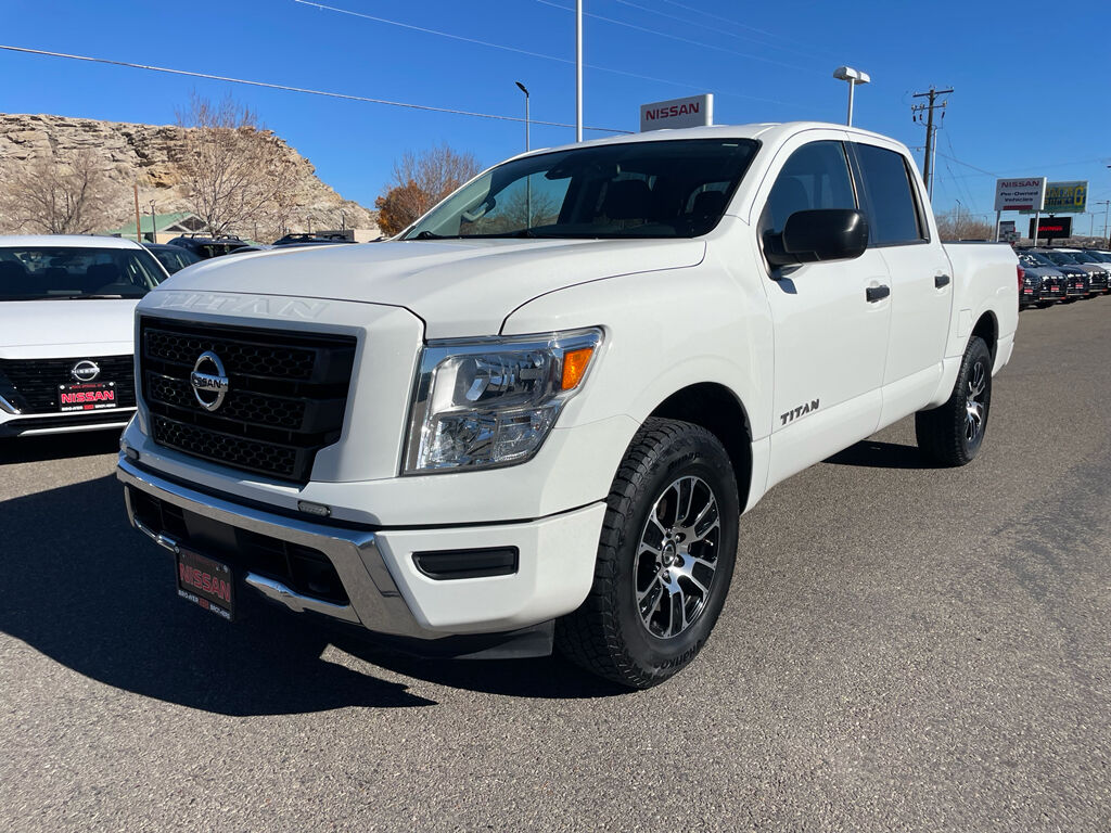 2022 Nissan Titan SV