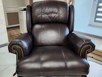 La-Z-Boy Recliner - excellent condition