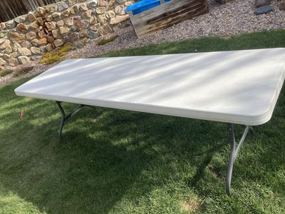 Lifetime 8 foot table with folding legs
