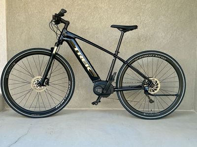 TREK Dual Sport + Hybrid Bike - Medium Frame