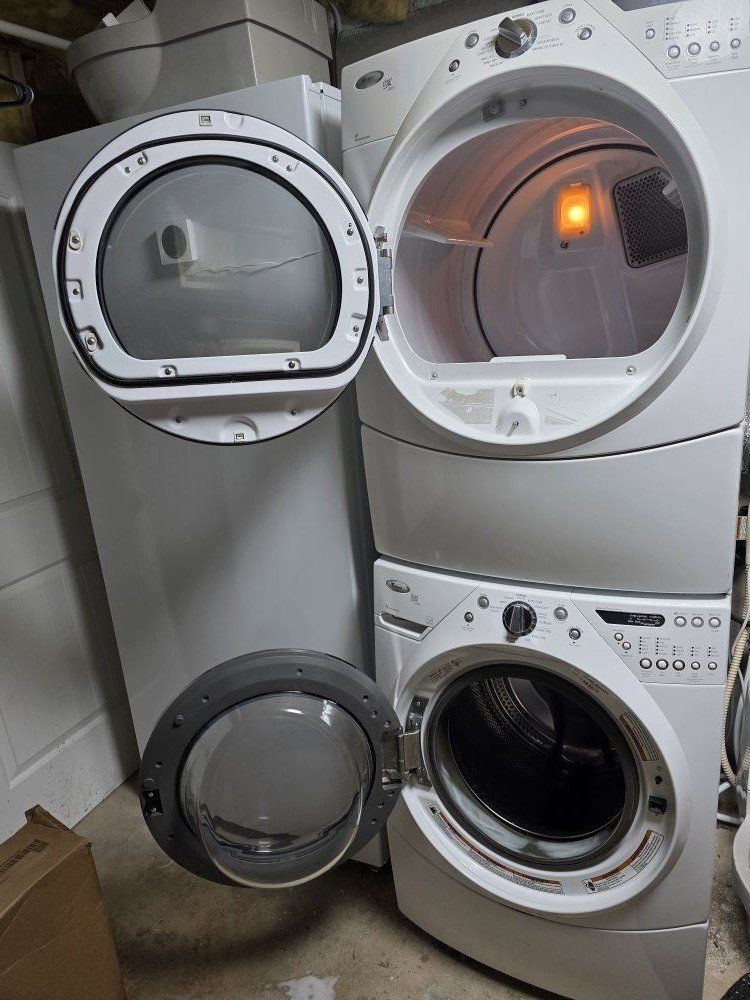 Whirlpool Duet Front Load Washer Dryer Set – Clean