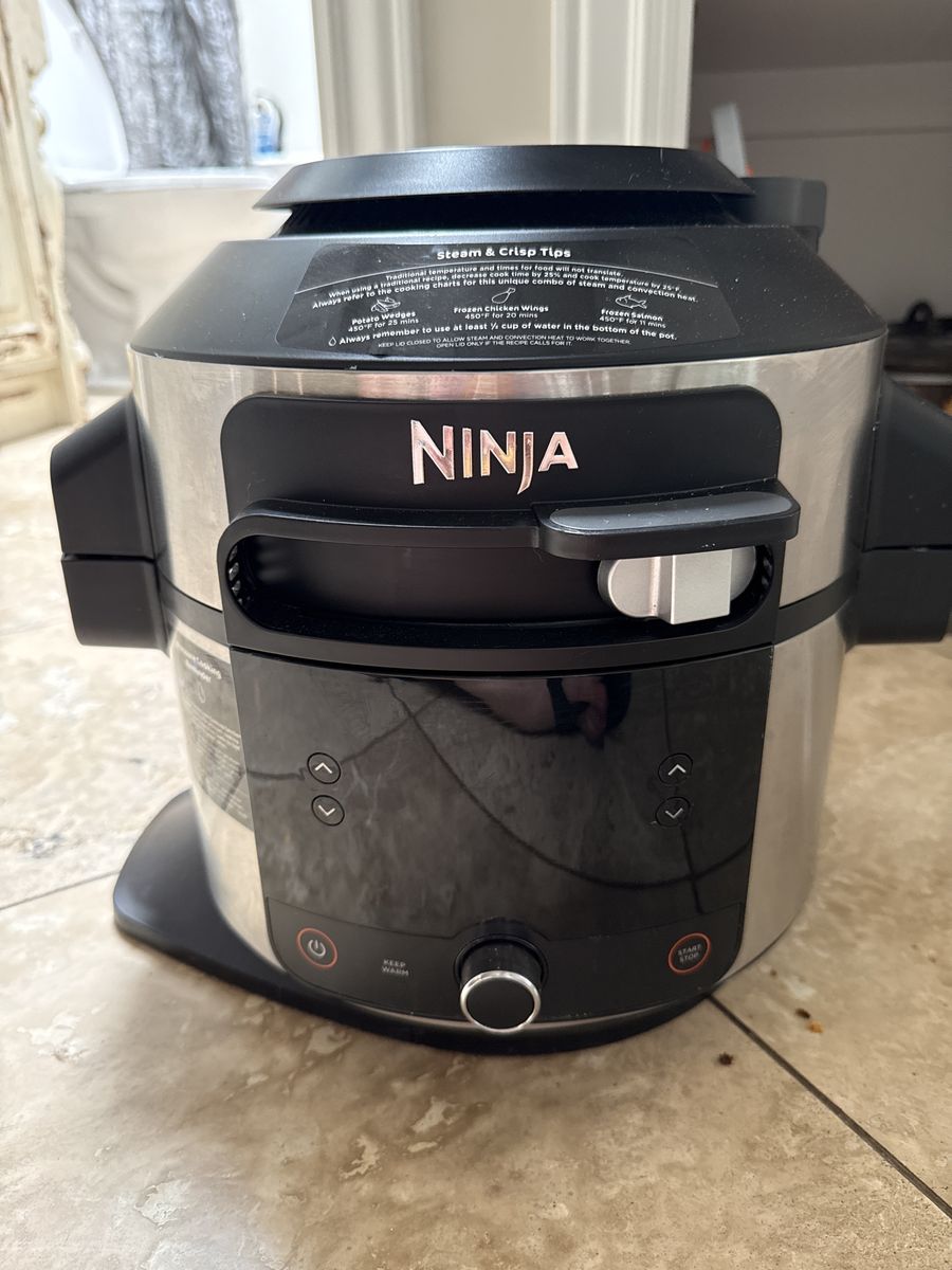 Ninja Foodi SmartLid Multi-Cooker Stainless Steel & Black Pressure Cooker Air Fryer