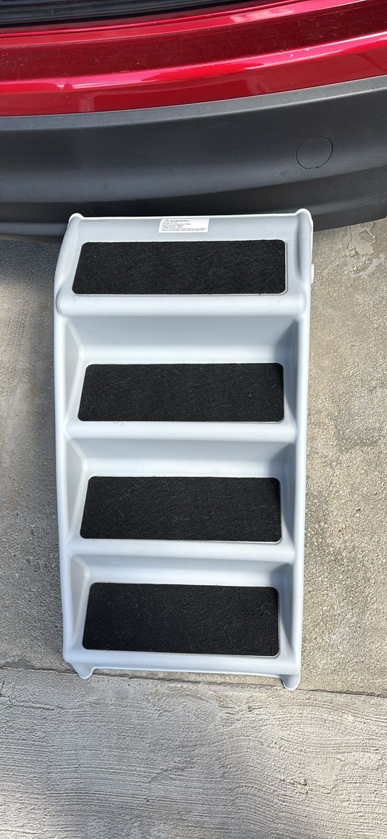 Fold up plastic pet steps grey 19”H 14”W like new
